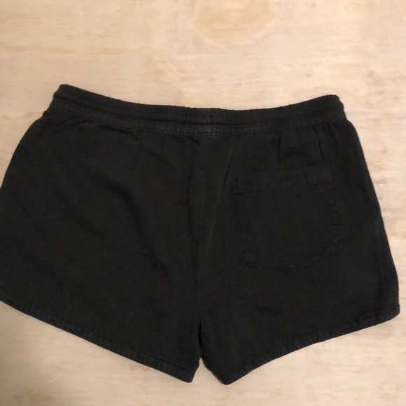 NEW WITH TAGS — American Eagle soft shorts with pockets. - Picture 4 of 7